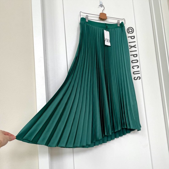 ZARA PLEATED SATIN MIDI SKIRT METALLIC GREEN - Picture 2 of 9